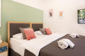 Design Sunny 2BDR Apartment near the City Center
